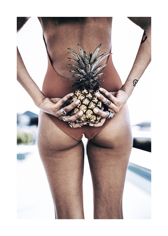 Pineapple Girl Poster / Fotokonst hos Desenio AB (10662)