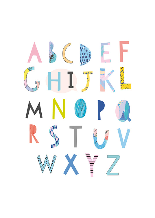 - Poster med alfabetet i färgglada bokstäver utskurna i papper på vit bakgrund.