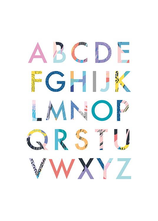 - Poster med alfabetet i färgglada bokstäver på vit bakgrund.
