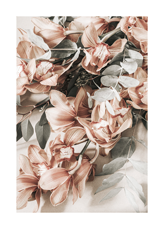  – Fotografi av en bukett med gröna blad och rosa blommor