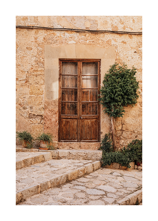  – En lantlig dörr i en stad på Mallorca