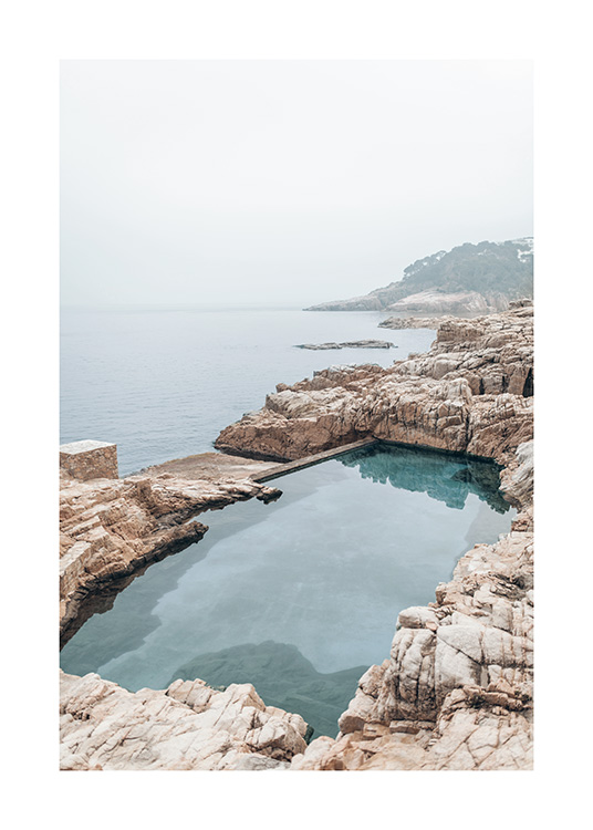 – Poster av en pool skapad av havet