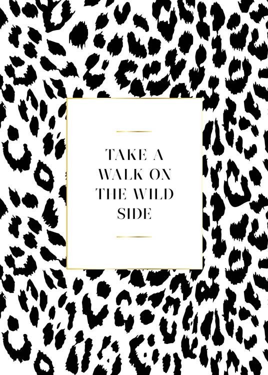  – Texttavla med ett citat inuti en vit fyrkant med leopardtryck som bakgrund