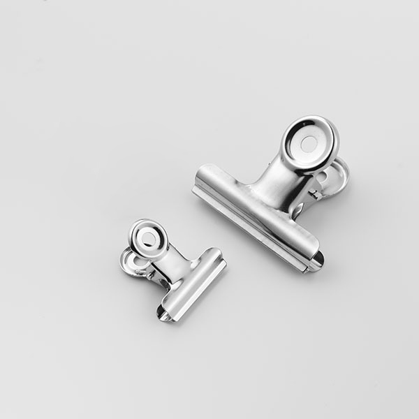 Silver poster klämma clips till upphängning av posters ramar