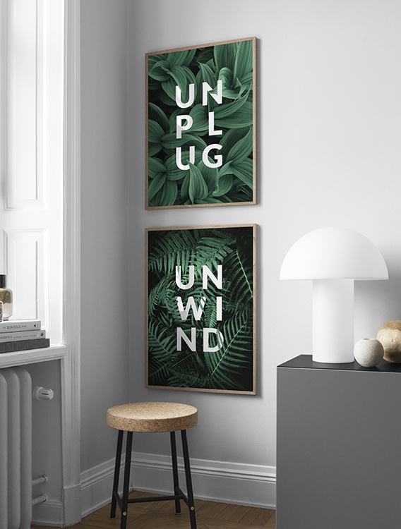 Grafiska tavlor med citaten Unplug & Unwind