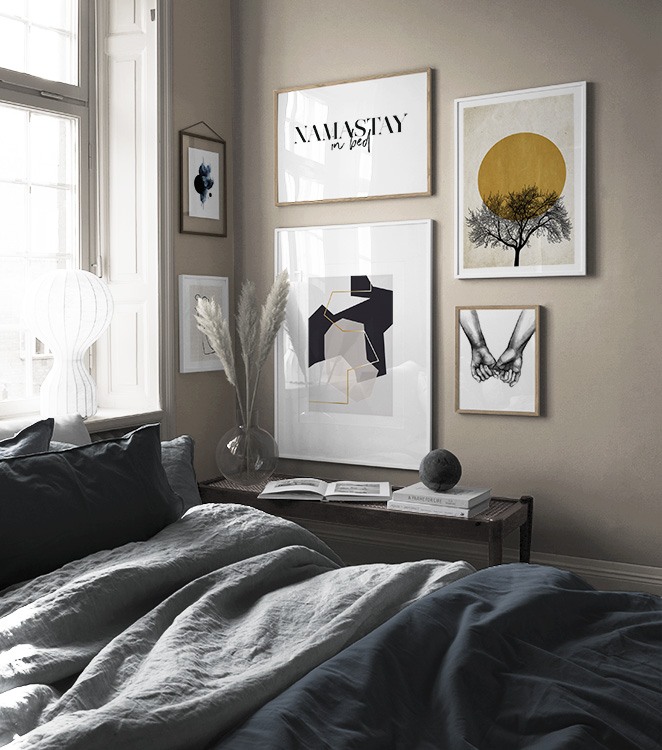 Modern tavelvägg med trendiga posters